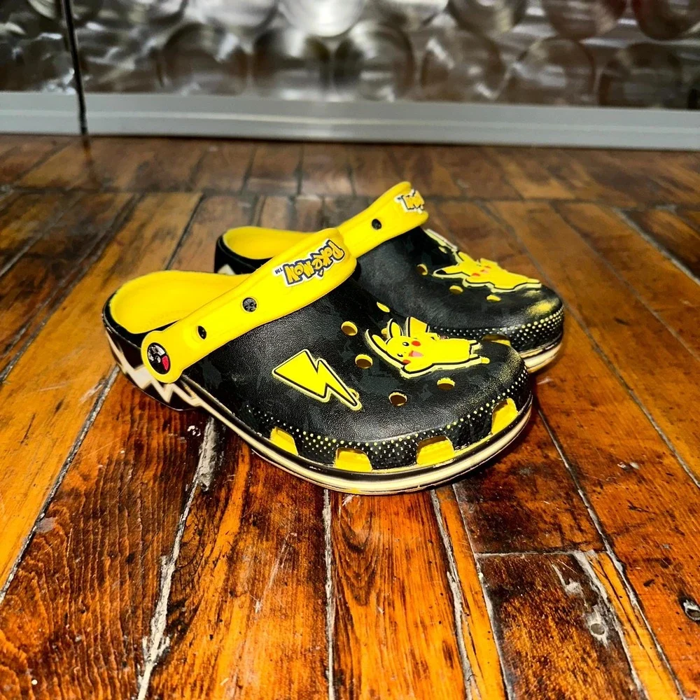 Crocs x Pokémon Pikachu Classic Clogs Toddler 2 Black Yellow Comfort Outdoor